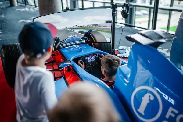 F1 Movie pirmizrāde ForumCinemas